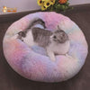 Coussin chat, maison pour chat, niche pour chat, COUSSINOO rose et bleu, chat blanc et noir allongé, logo pour toi mon chat en haut à gauche