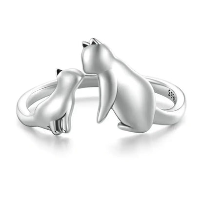 Bague Chat Argentée Style Ouvert sur fond gris