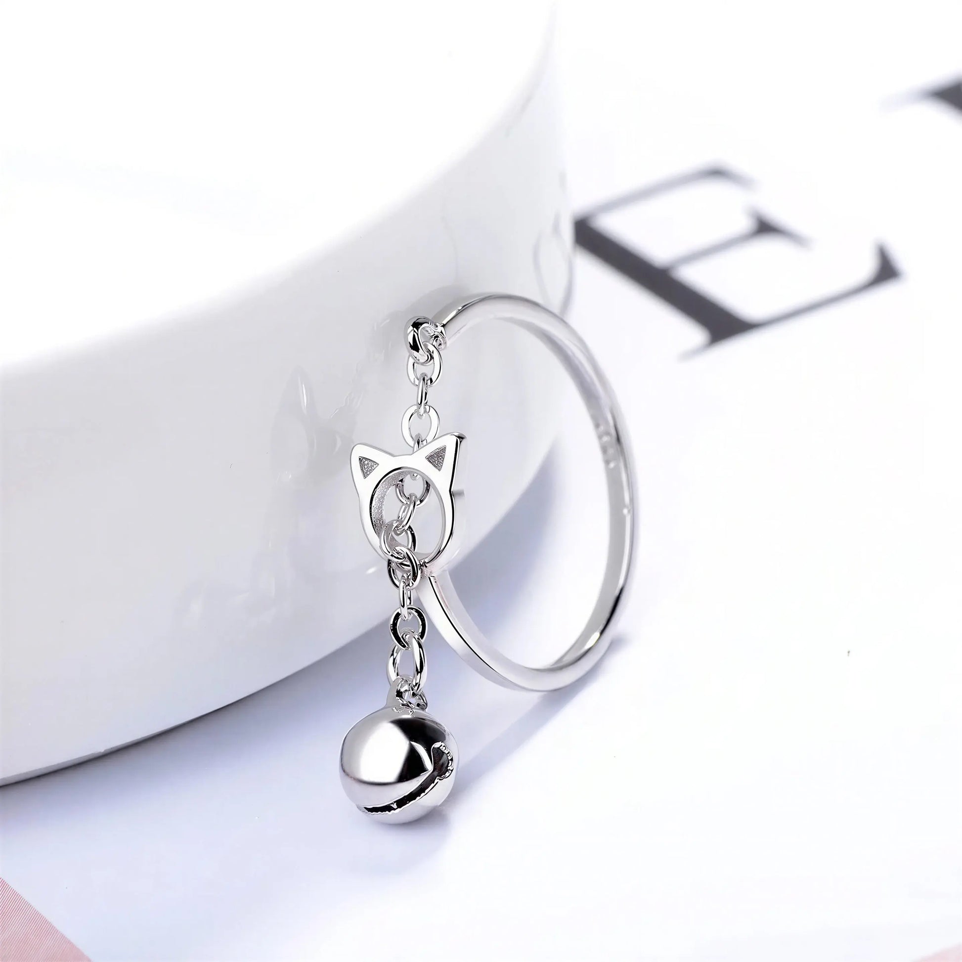 Bague avec anneau en tête de chat et pendentif avec une cloche Pour toi Mon chat