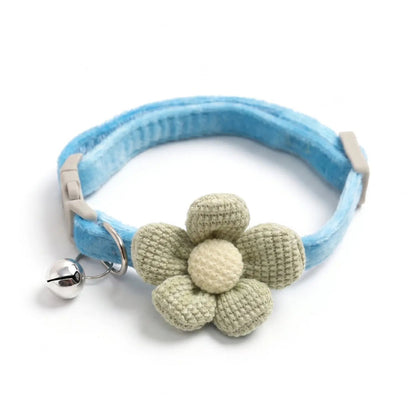 Collier Chat avec Fleur Tricotée et Clochette Pour toi Mon chat