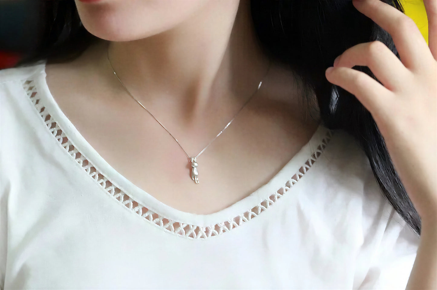 Collier et pendentif de chat de couleur argent - vue 6